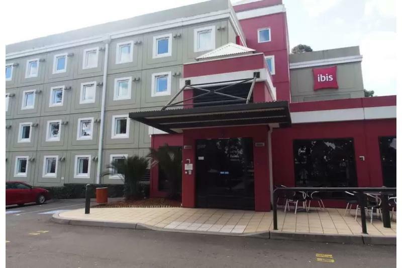 Ibis Thornleigh Hotel Exterior photo